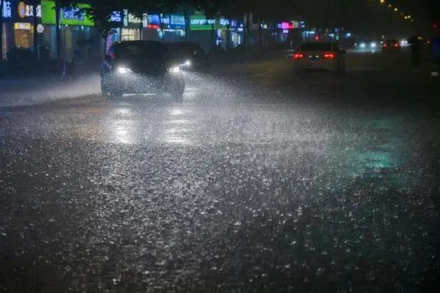 台风来袭，高速公路安全行驶保命攻略！