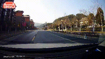 4随意变道事故1.gif