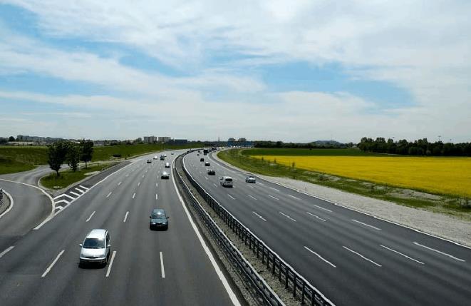 高速公路安全驾驶2个小知识分享
